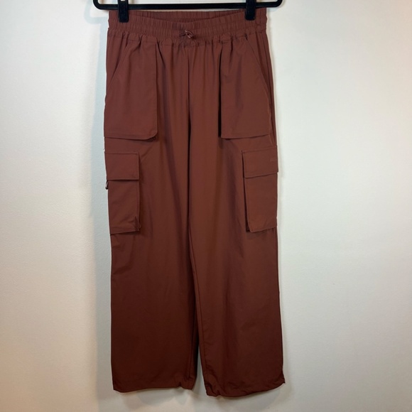 Fabletics Women’s Heights Cargo Pants Sepia Brown Baggy Wide Hiking Trail Medium - Picture 3 of 15